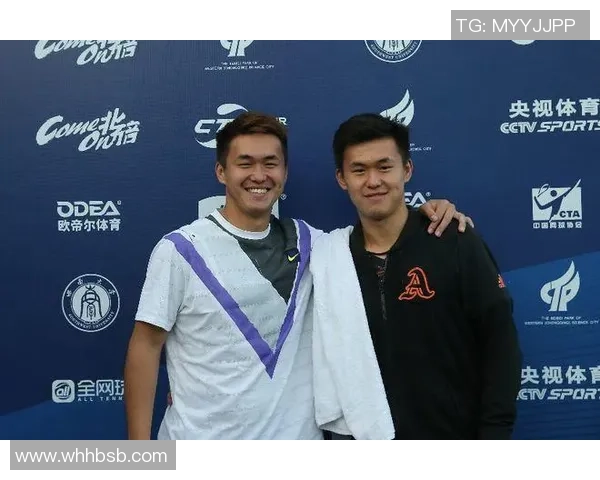 重庆网球队在大师赛中的默契配合与战术分析